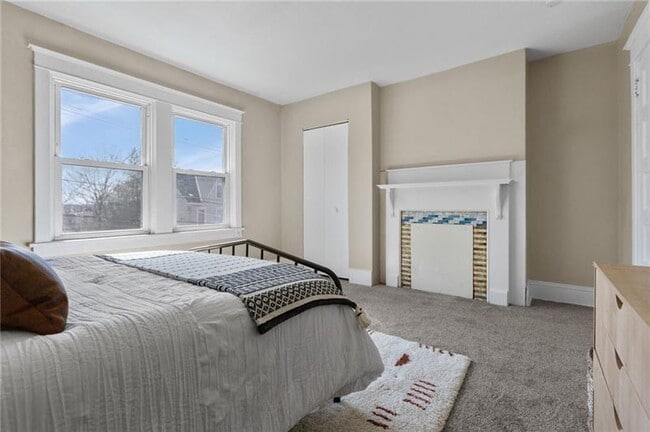 Building Photo - 6517 Dean St