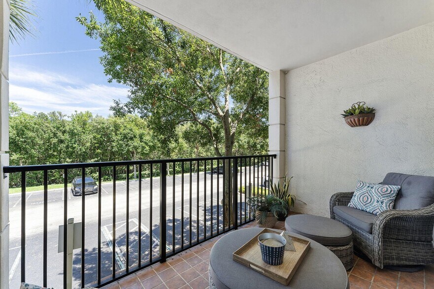 Building Photo - 2218 Tuscany Way