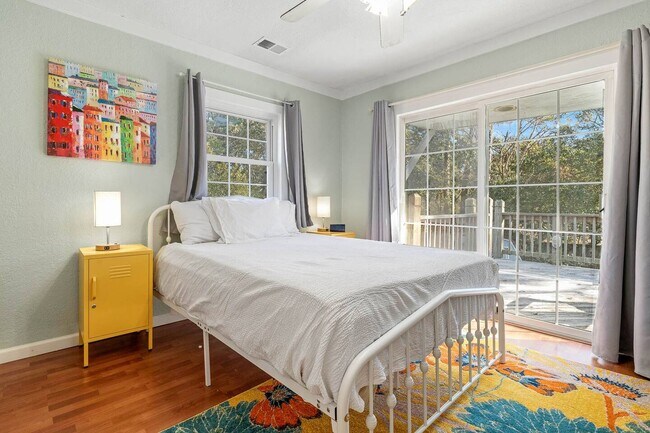 Building Photo - 909 Indian Dr