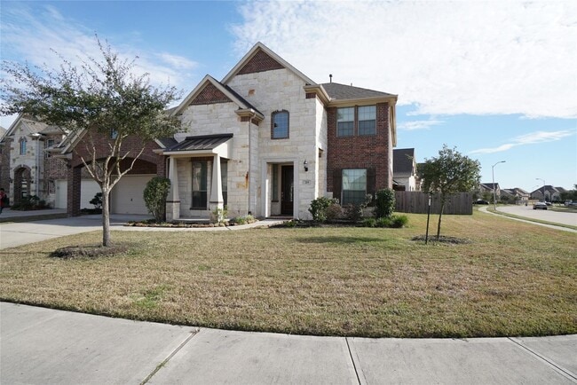 Building Photo - 215 Promenade Estates Ln