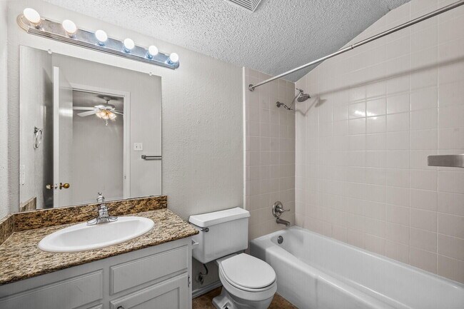 Building Photo - 534 N Fulton Ave
