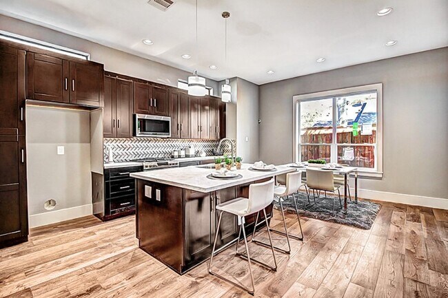 Building Photo - 4849 Benning Dr