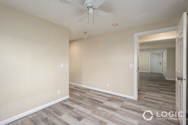 Building Photo - 3987 Lake Mountain Dr