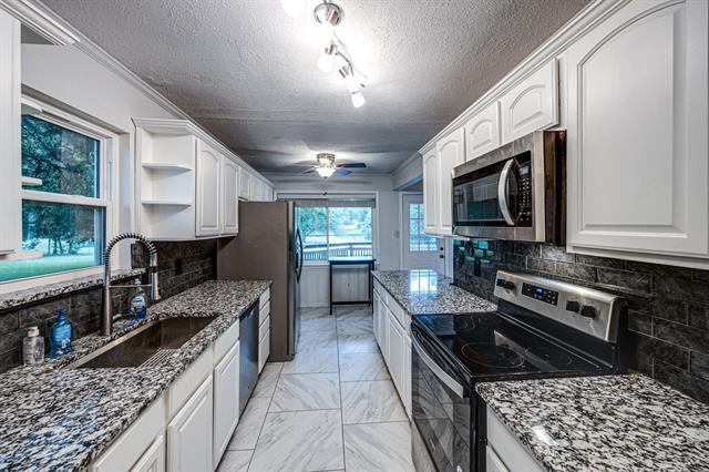 Building Photo - 14520 Shoredale Ln