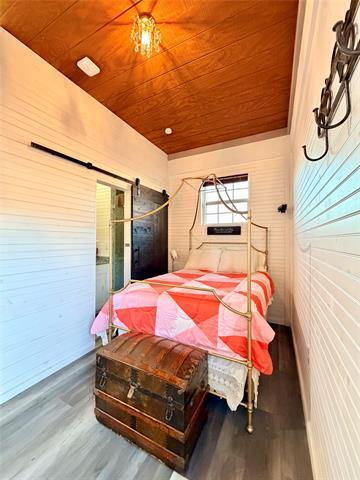 Building Photo - 925 Honeysuckle Ln