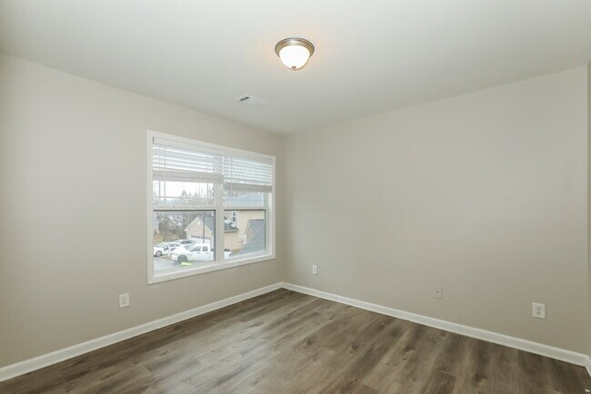 Building Photo - 1555 Persimmon Trace