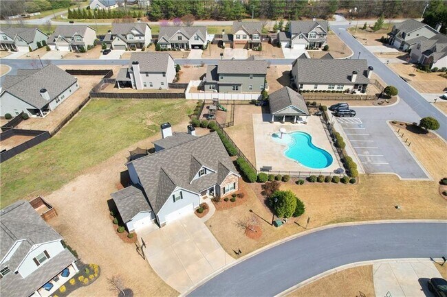 Building Photo - 304 Red Cap Cir