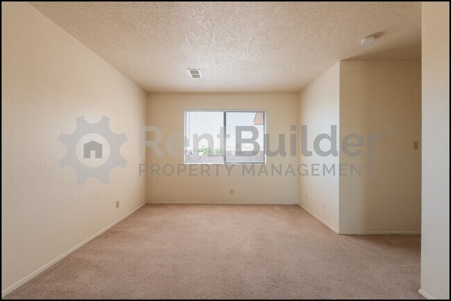 Building Photo - !!!PRICE IMPROVMENT!!!