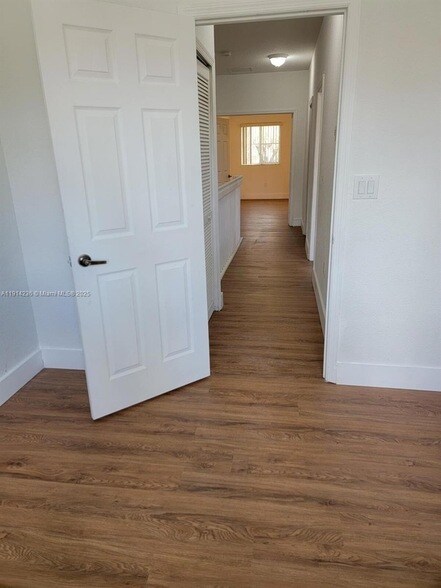 Building Photo - 8245 NW 108th Ave