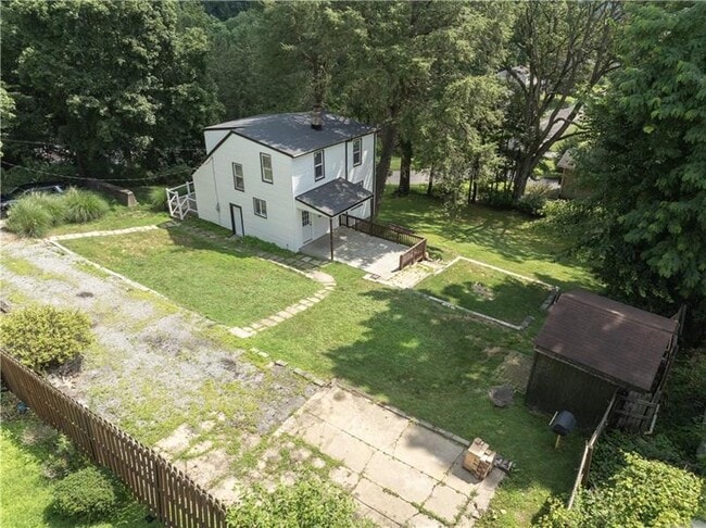 Building Photo - 122 Church Ave