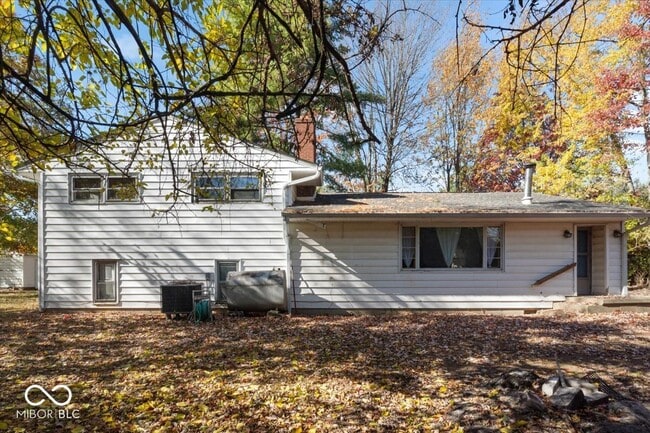 Building Photo - 10293 E County Rd 100 S