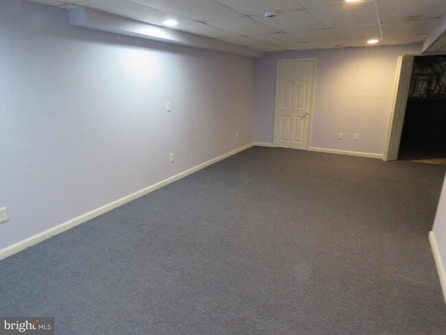 Building Photo - 636 Yale Ct