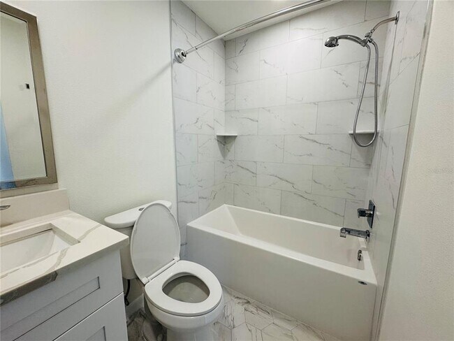 Building Photo - 1902 Briarwood St