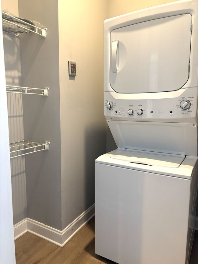 Building Photo - 9 Hanover St