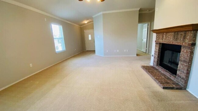 Building Photo - 207 Golden Gate Dr