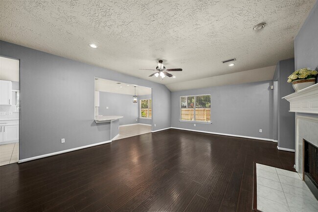 Building Photo - 10 S Willow Point Cir