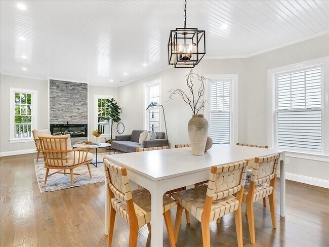 Building Photo - 18 Laurel St