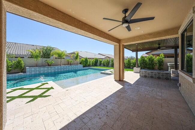 Building Photo - 25689 N 140th Ln