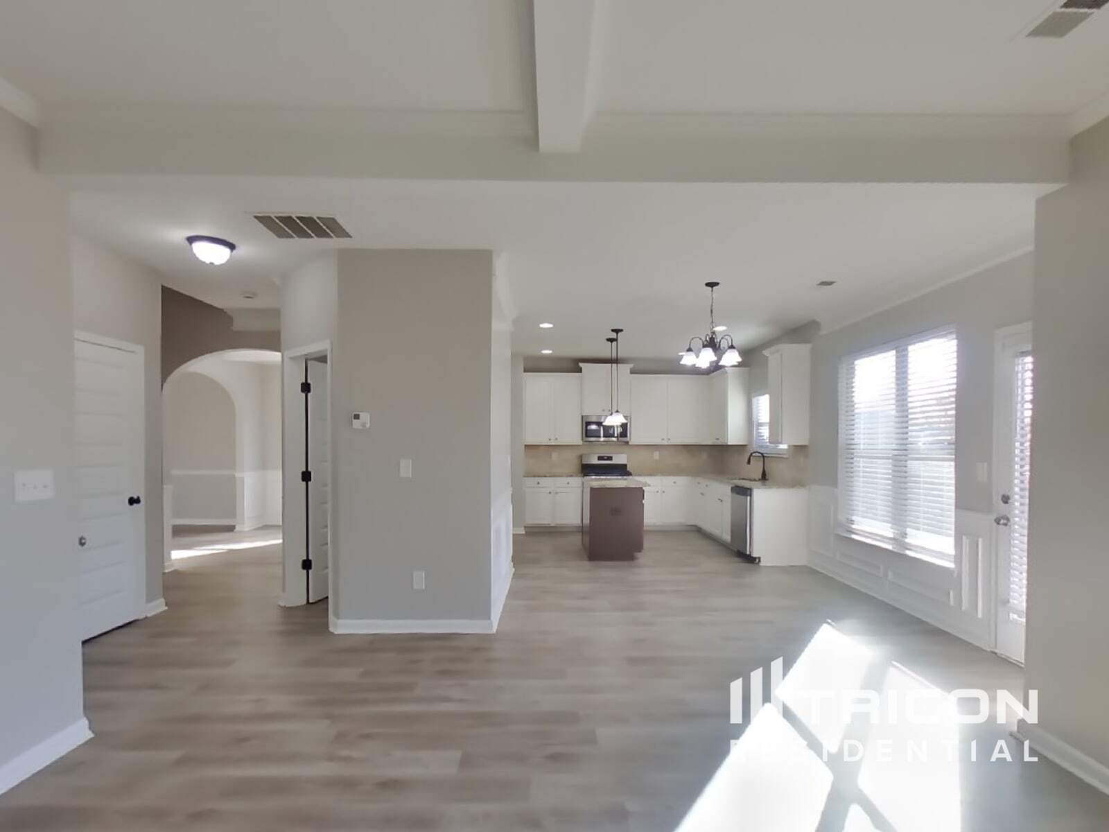 Building Photo - 409 Akers Dr