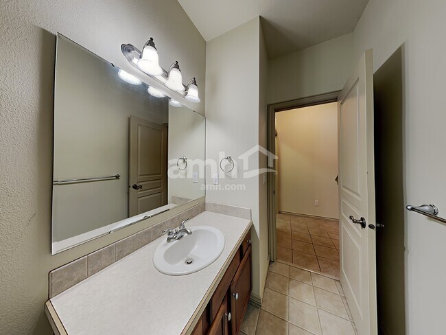 Building Photo - 55 S Selwood Ln