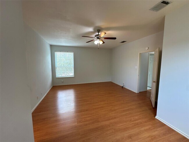 Building Photo - 1603 Azalea Dr