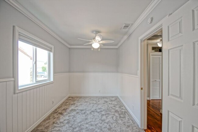 Building Photo - Beautifully Remodeled, Bright & Airy Home w/ Detached Bonus Room w/ Bath & 1-Car Garage, Front Ya...