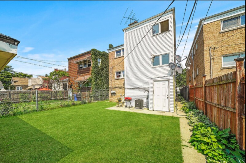 Building Photo - 2242 N Lavergne Ave