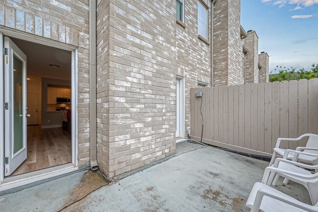 Building Photo - 8077 El Mundo St