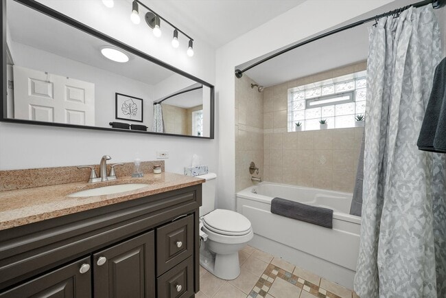 Building Photo - 4407 Howard Ave