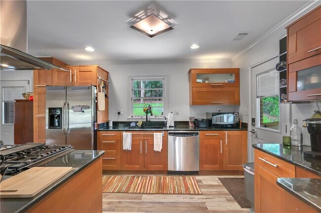 Building Photo - 1984 Mcjenkin Dr NE