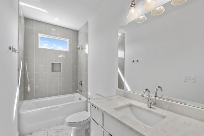Building Photo - 3203 Resha Ln