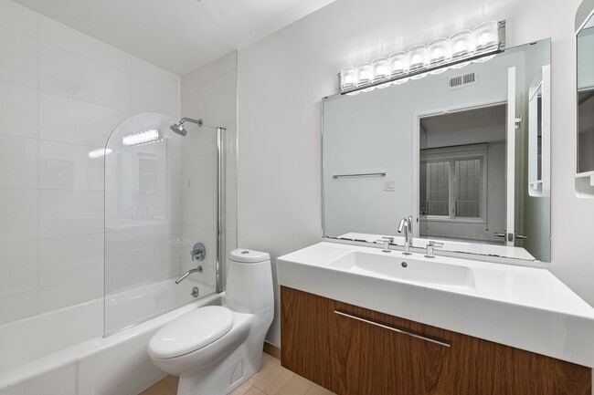 Building Photo - 2121 Laguna St