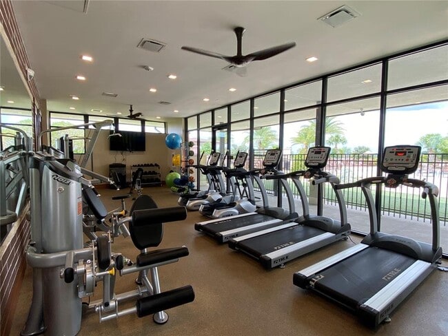 Building Photo - 8019 Glenlloyd Ave