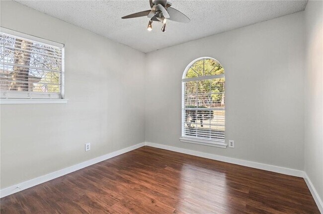 Building Photo - 7411 Wigfield Rd