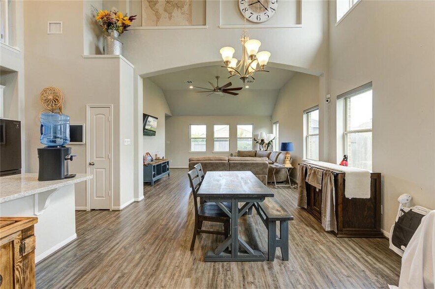 Building Photo - 30434 Butternut Oak Ln