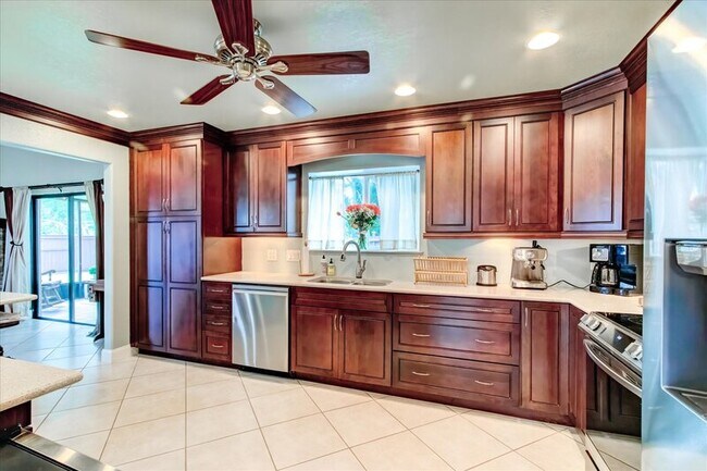 Building Photo - 848 Bucksaw Pl