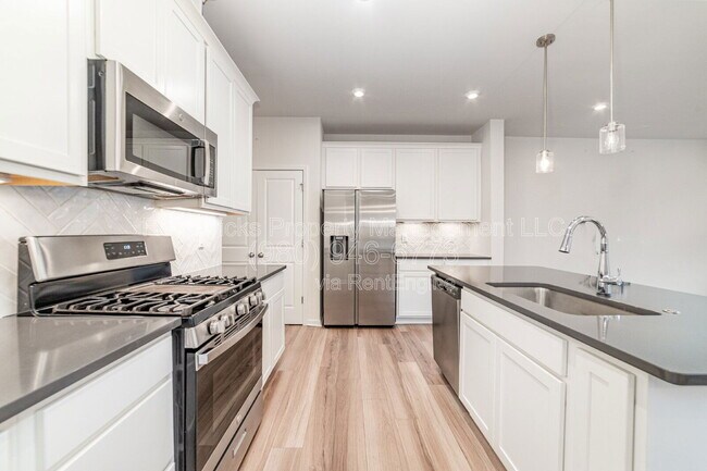 Building Photo - 8929 Peatland Aly