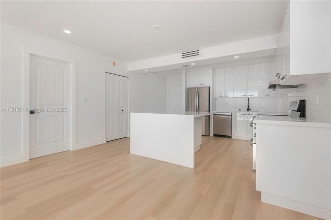 Building Photo - 11111 Biscayne Blvd