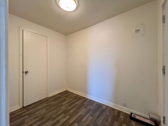 Building Photo - Two Bedroom Available Now Near Levelland City Park