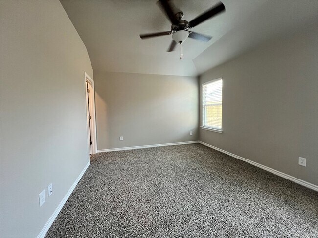 Building Photo - 7637 Bullrider Dr