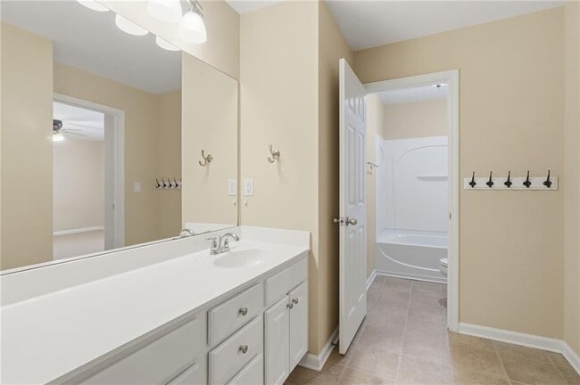 Building Photo - 9950 Autry Vue Ln