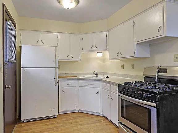 Building Photo - 6823 W Wedgewood Dr