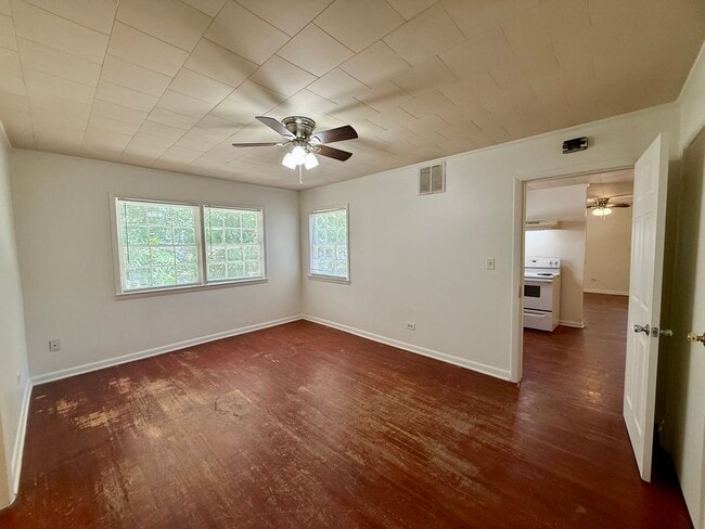 Building Photo - 819 W Emerson St