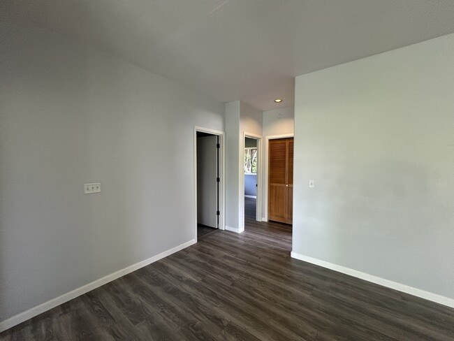 Building Photo - 15-2726-2726 Akule St