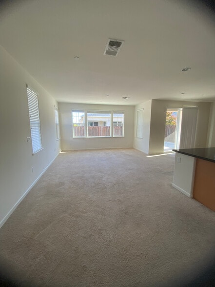 Building Photo - 830 San Bernardo Ln