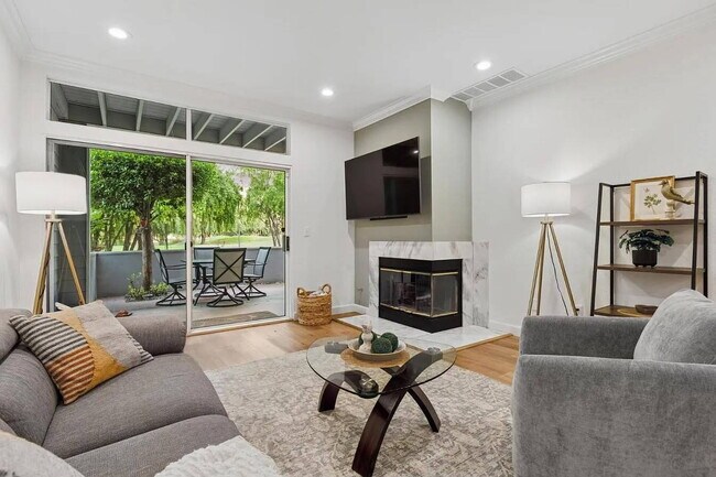 Building Photo - Stylish Golf Course Condo in North San Jose