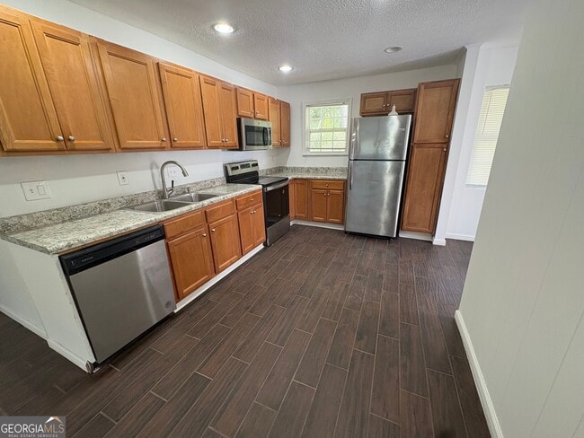 Building Photo - 215 Belair Dr