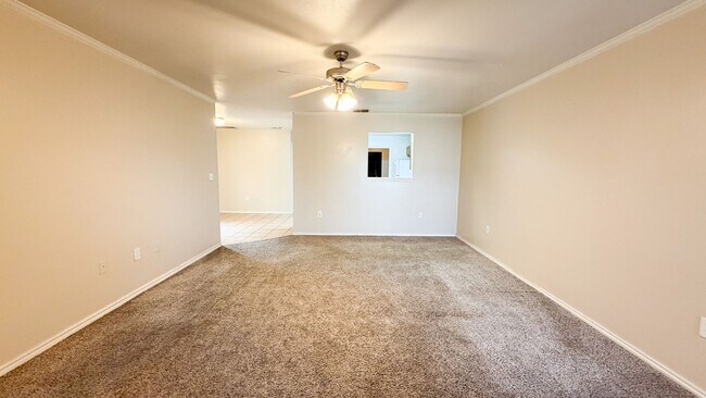 Building Photo - 517 N Brentwood Ave