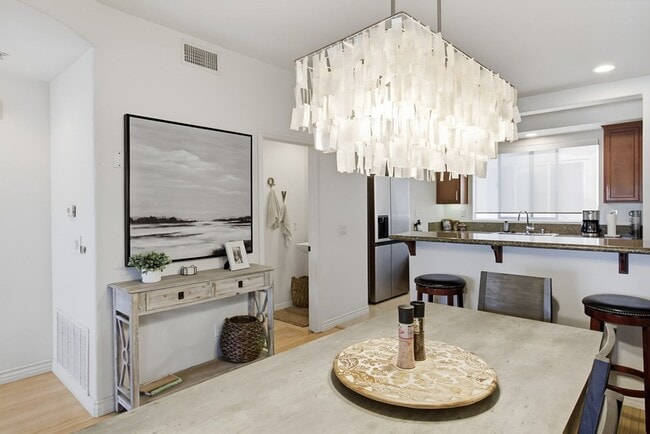 Building Photo - Steps from the Sand - Pacific Beach Townhome, Offered Fully or Partially Furnished