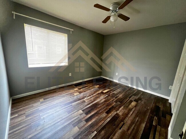 Building Photo - 1305 SW Clay St
